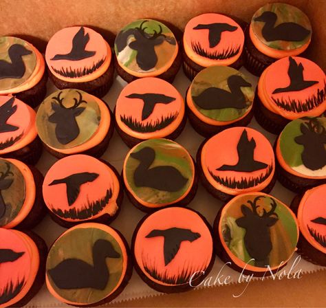 Hunting Themed Cupcakes, Duck Hunting Cupcakes, Wildlife Cupcakes, Hunting Cupcakes, Cupcakes For Men, Hunting Birthday, Goose Hunting, Hunting Themes, Fondant Toppers