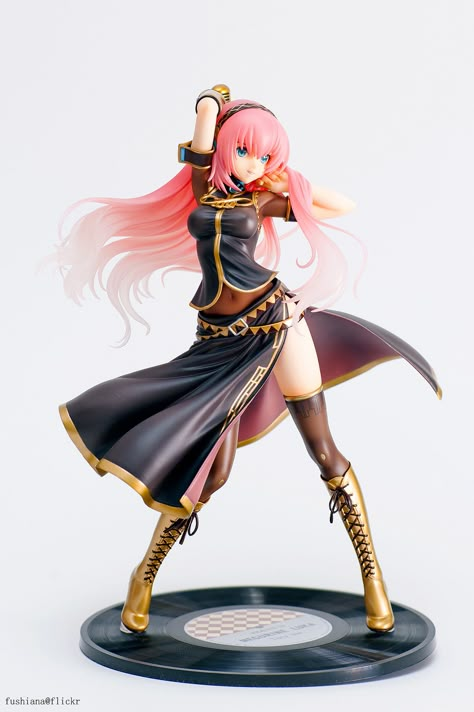 Megurine Luka Figurines, Anime Figure Poses, Cute Anime Figures, Vocaloid Figures, Luka Megurine, Figures Anime, Anime Figurine, Megurine Luka, 3d Figures