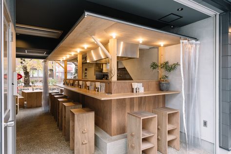 Ramen Restaurant Interior, Ramen Restaurant Design, Japanese Food Stall, Ramen Store, Round Gazebo, Ramen House, Japanese Restaurant Interior, Food Stall Design, Japanese Restaurant Design