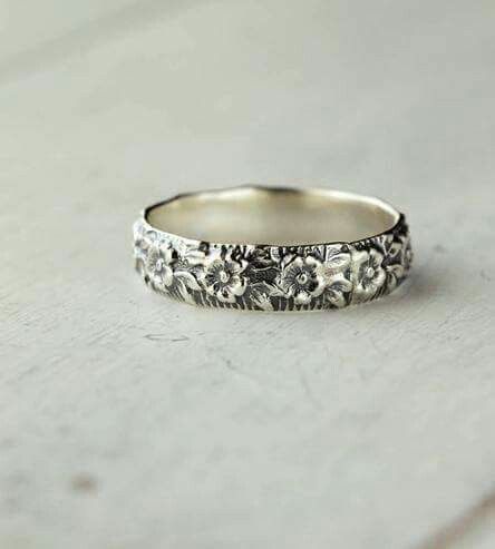 Outlander Ring, Flower Band, Engraved Ring, Epilator, Sterling Silver Flowers, Silver Flowers, Pretty Jewellery, Bling Bling, Outlander