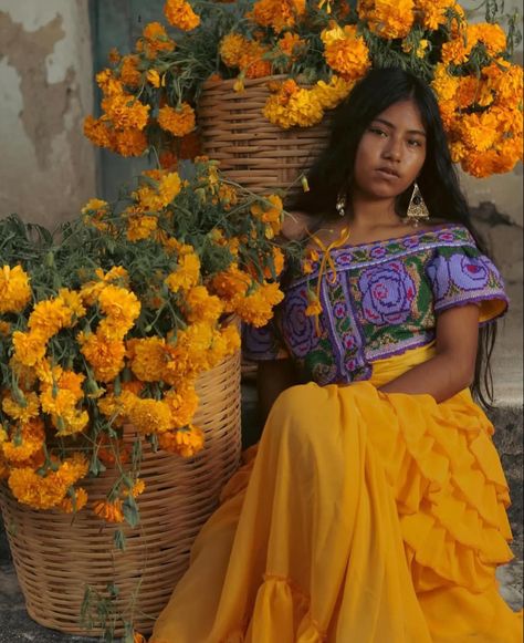 Colors of Mexico Latina Aesthetic, Mexican Culture Art, Mexican Fashion, Mexican Outfit, Mexican Girl, Mexican Dresses, Mexican Culture, Shooting Photo, Photography Inspo