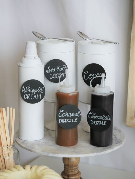 Cozy Up and Stay Warm with a Cute Coffee and Hot Cocoa Station Hot Chocolate Station Ideas, Hot Chocolate Pictures, Chocolate Business Ideas, Hot Chocolate Stand, Iced Hot Chocolate, Hot Cocoa Station, Cocoa Stand, Cocoa Station, Hot Cocoa Stand