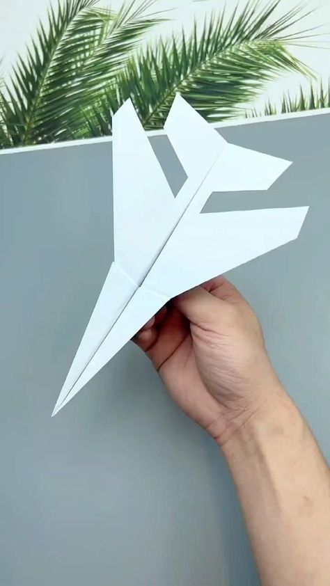 Aeroplane Origami Paper Plane, Cool Paper Planes, How To Make Plane With Paper, Paper Crafts Airplane, Paper Plane Craft, How To Make Airplane Paper, Paper Craft Plane, Paper Crafts Plane, Diy Airplane Crafts