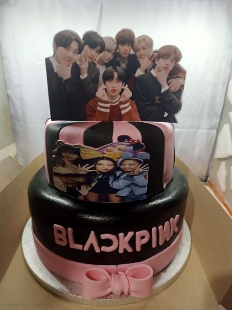 Kpop Cake Design, Kpop Cake, Cake Wallpaper, Dark Blood, Theme Cake, Digital Art Anime, Art Anime, Themed Cakes, Cake Desserts