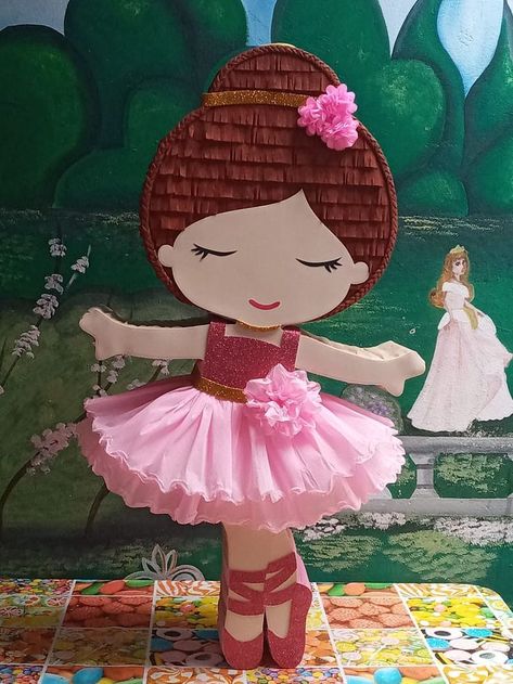 Ballerina Pinata, Princess Sofia Birthday Party Ideas, Ballerina Birthday Party Decorations, Diy Hair Bow Holder, Ballerina Party Decorations, Ballet Birthday Party, Xmas Decorations Diy, Ballet Birthday, Piñata Ideas