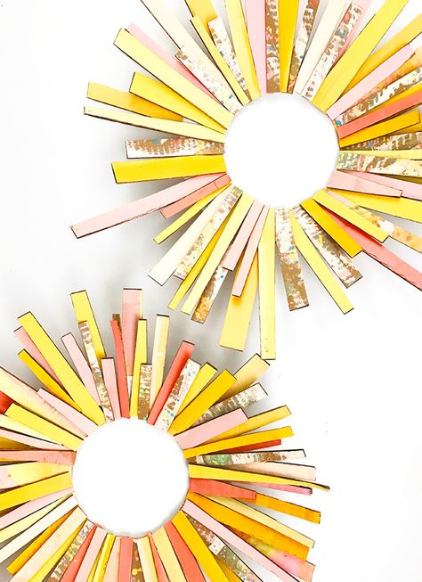 DIY Sun Ray Wreath Paper Craft Design, Design For Project, Sunshine Crafts, Sun Crafts, Poster Project, Awesome Crafts, Wreath Project, Handmade Charlotte, Fun Friday