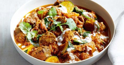 Comfort food made healthy with this low calorie, low fat, gluten-free, beef and pumpkin curry. Spicy Beef Stew, Healthy Mummy Recipes, Chopped Vegetables, Pumpkin Curry, Healthy Mummy, Lamb Curry, Beef Curry, Winter Dinner Recipes, Slices Recipes