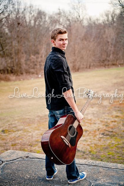 Men With Guitar, Guitar Senior Pictures, Classy Poses, Musician Photoshoot, Guitar Portrait, Senior Board, Photography 2023, Senior Photos Boys, Class Of 2013