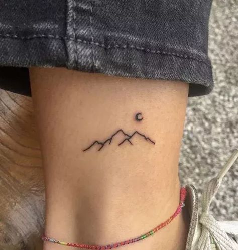 Line Work of Mountains and Moon, simple ankle tattoo Freedom Tattoo, Mountain Tattoos, Orca Tattoo, Dragons Tattoo, Hamsa Tattoo, Tattoo Trend, Tattoo Girls, Space Tattoo, Mountain Tattoo