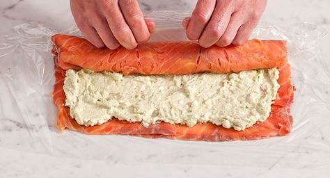 Salmon Mousse Recipes, Smoked Salmon Terrine, Smoked Salmon And Avocado, Salmon Roulade, Savoury Party Food, Salmon And Avocado, Roulade Recipe, Smoked Salmon Recipes, Starters Recipes