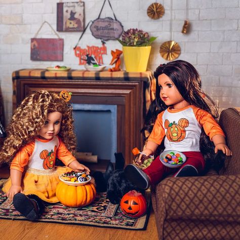 Og Doll, American Girl Halloween, American Doll House, Og Dolls, Doll Pictures, American Girl Doll Samantha, American Girl Doll Diy, Doll Scenes, Doll Things