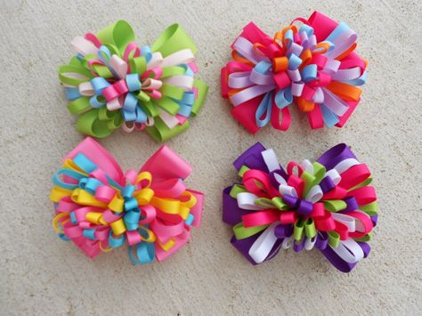 moños Spring Hair Bows, Pigtail Hair Bows, Ribbon Sculptures, Girls Hair Bows Diy, Homemade Bows, Flower Hair Bows, Bows Diy Ribbon, Easter Hair Bow, Baby Hair Accessories