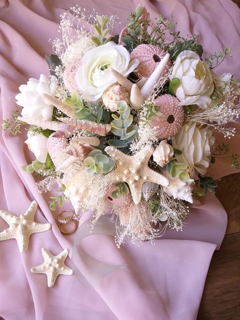 Seashell Floral Arrangement, Mermaid Flower Arrangement, Mermaid Bouquet, Ocean Bouquet, Seashell Bouquet, Sunset Beach Weddings, Seashell Wedding, Luxury Flower Bouquets, Beachy Wedding