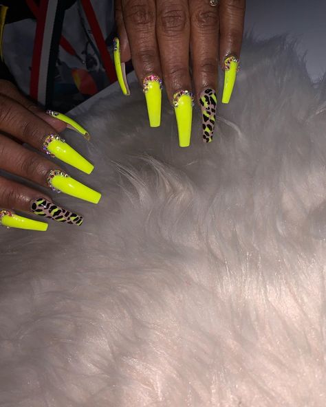 Lemon Acrylic Nails, Lemon Ombre Nails, Lemon Juice Nails Color Designs, Lemon Juice Nails, Long Neon Yellow Acrylic Nails, Yellow Stelito Nails, Lemon Juice, Colorful Nail Designs, Dope Nails