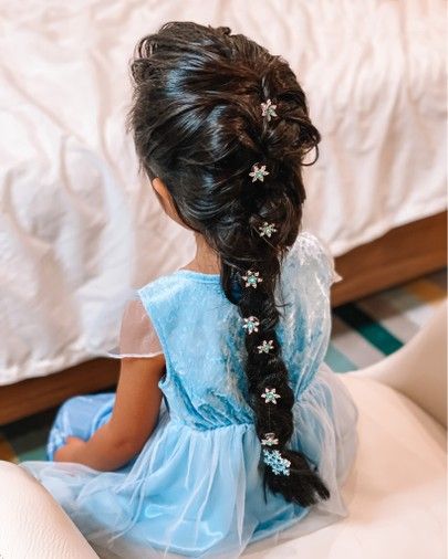 Posts from cutenlittle | LIKEtoKNOW.it Frozen Hairstyles For Kids, Toddler Elsa Hair, Elsa Hairstyle Kids, Elsa Braid Tutorial, Elsa Hair Tutorial, Elsa Inspired Hair, Frozen Hair Tutorial, Elsa Hairstyle, Frozen Braid