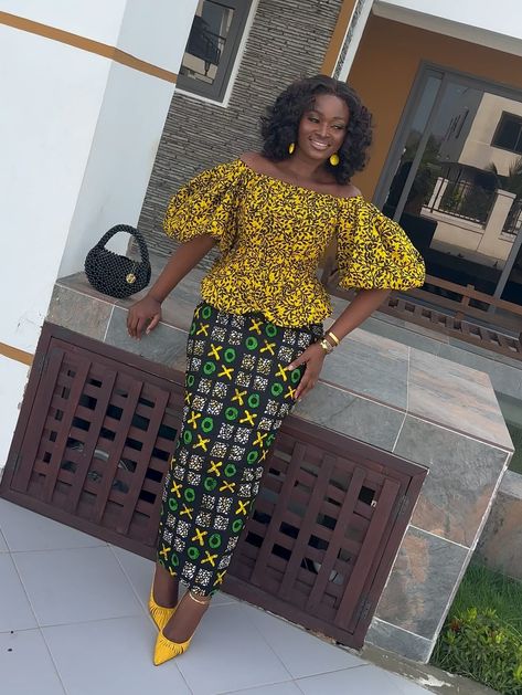 Beautiful Native Lace Styles Ladies Can Rock For A Special Event Latest Ankara Skirt And Blouse Styles, Latest Ankara Gown Styles, Ankara Styles For Ladies, Beautiful Ankara Gowns, Latest Ankara Gown, Ankara Skirt And Blouse Styles, Stylish Kids Fashion, Ankara Skirt And Blouse, Deeply In Love