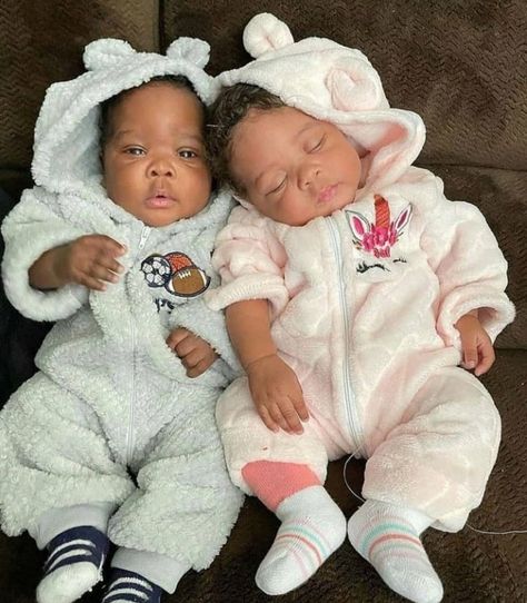 Black Twin Babies, Twin Baby Photos, Twin Baby Boys, Twin Baby Girls, Black Baby Boys, Cute Mixed Babies, Boy Girl Twins, Cute Black Babies