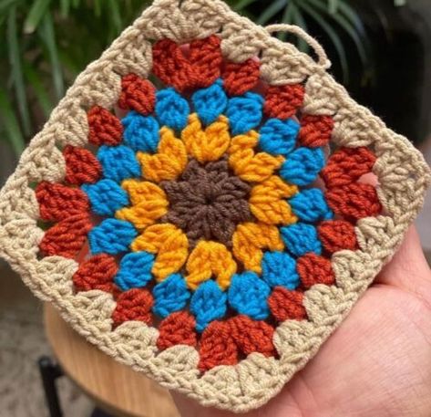 Grandma’s Sunburst Granny Square Crochet Pattern: A Creative Step-by-Step Guide Starburst Granny Square Pattern, Starburst Granny Square, Granny Square Pattern Free, Crochet Flower Squares, Sunburst Granny Square, Square Crochet Pattern, Sunburst Pattern, Granny Square Pattern, Crochet Throw Blanket