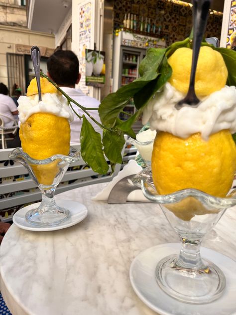 Limoncello Sorbet, Amalfi Coast Restaurants, Lemon Italy, Lemon Gelato, Gelato Italy, Italian Gelato, Scarves For Men, Lemon Ice Cream, Gelato Shop