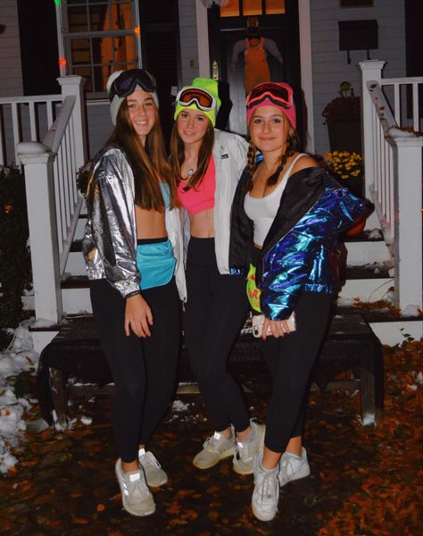 Group Halloween Costumes Simple, Preppy 80s Costume, Ski Costume Halloween, Skier Costume Halloween, Cute Halloween Costumes 2022, Preppy Group Costumes, Group Of 3 Costume Ideas, Preppy Group Halloween Costumes, Teen Girl Group Halloween Costumes