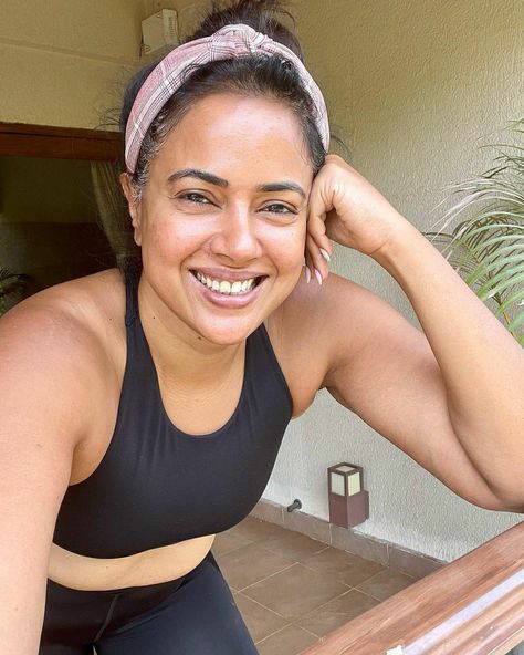 Sameera Reddy, Desi Beauty, Body Positivity, Sports Bra, Hollywood, Actresses, Lifestyle, Bra, Celebrities