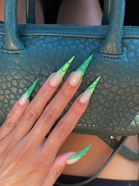 Stilleto Summer Nails Designs, Stiletto Nail Inspo Summer, Stiletto Nails Designs Spring, Stiletto Vacation Nails, Long Nail Designs Stilettos, Colorful Stiletto Nails, Stiletto Nails Spring, Stiletto Spring Nails, Green Stiletto Nails Designs