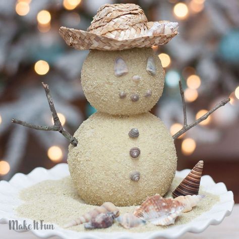 Beach Sand Snowman | Make It Fun Blog Driftwood Christmas Tree Diy, Sand Snowman, Nautical Wreaths, Christmas Tree Topiary, Christmas Diy Ideas, Driftwood Christmas Tree, Coastal Crafts, Coastal Christmas Tree, Snowman Craft