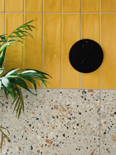 Tenement Bathroom, Yellow Tile Bathroom Ideas, Yellow Tile Bathroom, Bathroom Terrazzo, Yellow Bathroom Tiles, Terrazzo Bathroom, Eclectic Bathroom, Yellow Tile, Yellow Bathrooms