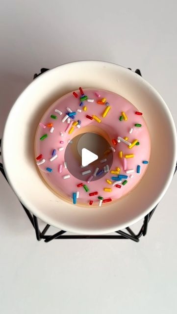 𝗡𝗜𝗞𝗞𝗜 𝗪𝗜𝗖𝗞𝗭 | 𝗖𝗔𝗡𝗗𝗟𝗘𝗦 & 𝗪𝗔𝗫 𝗠𝗘𝗟𝗧𝗦 on Instagram Donut Wax Melts, Donut Candles, Donut Worry Be Happy, Donut Worry, Pink Donut, Pink Donuts, January 9, Candle Wax Melts, Candle Wax