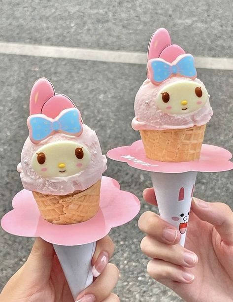 Picnic Date Food, Pastel Cupcakes, Kawaii Dessert, Bubble Milk Tea, Kawaii Cooking, Cute Snacks, Places On Earth, Kawaii Food, Ice Cream Sundae