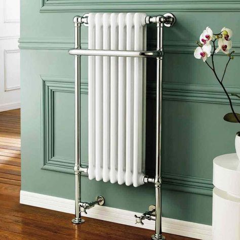 Cali Traditional Heated Radiator Towel Rail - 1130mm High x 553mm Wide - Chrome/White-0 Old Fashioned Bathtub, Traditional Towel Radiator, Hone Decor, White Towel Rail, Bathroom Traditional, Victorian Style Bathroom, Traditional Radiators, Tongue And Groove Panelling, Cast Iron Tub