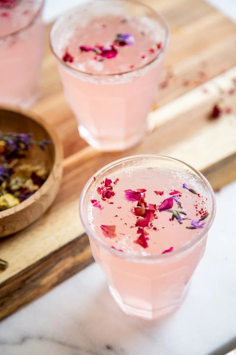 Rhubarb Rose Lemon Fizz "Mocktail" | TheInspiredHome.com #mocktails #mocktailrecipe #nonalcoholic #recipes #drinks #drinkrecipes #summer #cocktail #cocktailrecipes via @ihainspiredhome Fizz Mocktail, Summer Drinks Nonalcoholic, Homemade Latte, Mocktail Drinks, Recipes Drinks, Non Alcoholic Cocktails, Alcoholic Cocktails, Pretty Drinks, Summer Cocktail