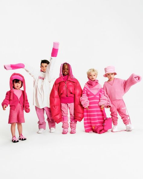 jacquemus children's clothes Kids Studio, Black Balenciaga, Kids Clothing Brands, Pink Holiday, Kids Styles, Kids Collection, French Brands, Clothes Horse, Fashion Kids