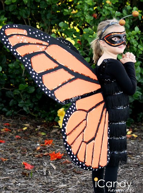 Monarch Butterfly plus 24 more creative diy costumes for girls Diy Monarch Butterfly, Diy Butterfly Costume, Monarch Butterfly Costume, Diy Papillon, Butterfly Halloween Costume, Butterfly Halloween, Handmade Tutorial, Butterfly Costume, Costume Tutorial