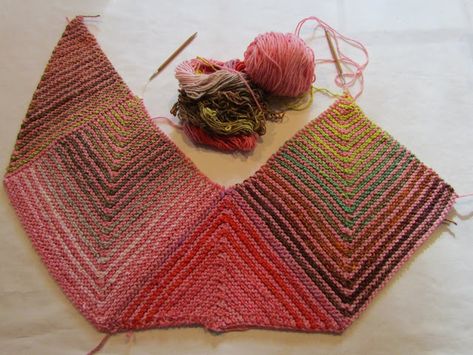 Melody Johnson: Modular Knitting--Designing My Way Modular Knitting Patterns, Modular Knitting Patterns Free, Modular Knitting, Cardigan Ideas, Knitting Squares, Mitered Square, Crochet Circle, Fair Isles, Knitted Afghans