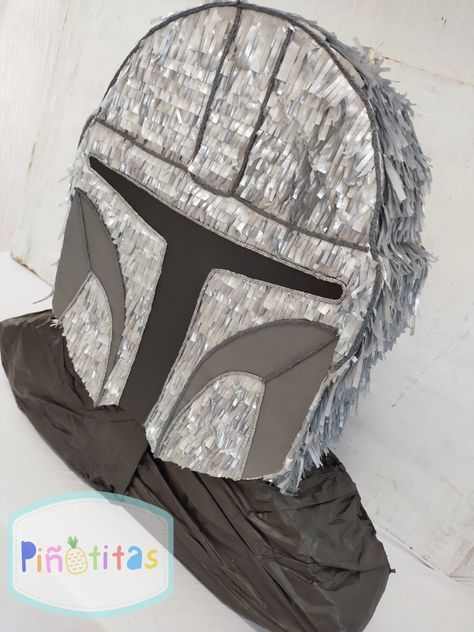 Star Wars Piñata, Star Wars Pinata, Mandalorian Party, Star Wars Party Games, Yoda Party, Star Wars 7, Mini Pinatas, Star Wars Cake, Star Wars Birthday Party