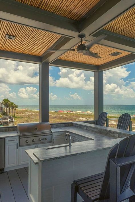 Beach Home Backyard, Beach Kitchen Aesthetic, Beach Life House, Outdoor Kitchen Aesthetic, Beach Outdoor Kitchen, Beach House Aesthetic Kitchen, House Aesthetic Inside, House By Ocean, Beach House Inside