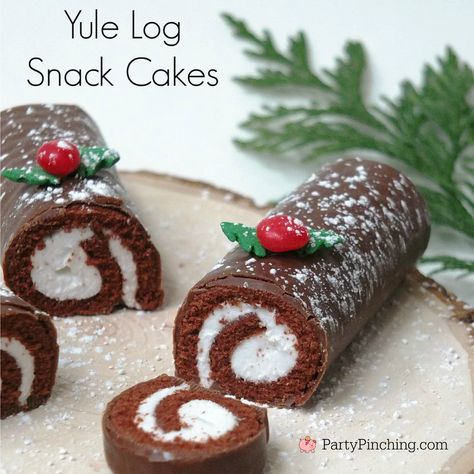 Easy Yule Log Cakes! “Yule” love how easy these mini cakes are to make using Little Debbie Swiss Rolls! You will need: Little Debbie Swiss Rolls Chocolate chips – melted Jumbo tree sprinkles Cinnamon candy sprinkles Powdered sugar 1.  Slice off a little of the end of the Swiss Roll 2.  With the melted chocolate,...Read More » Mini Yule Log, Yule Log Cake Recipe, Yule Log Recipe, Christmas Yule Log, Chocolate Log, Debbie Snacks, Bake Christmas, Christmas Cakes Easy, Swiss Rolls