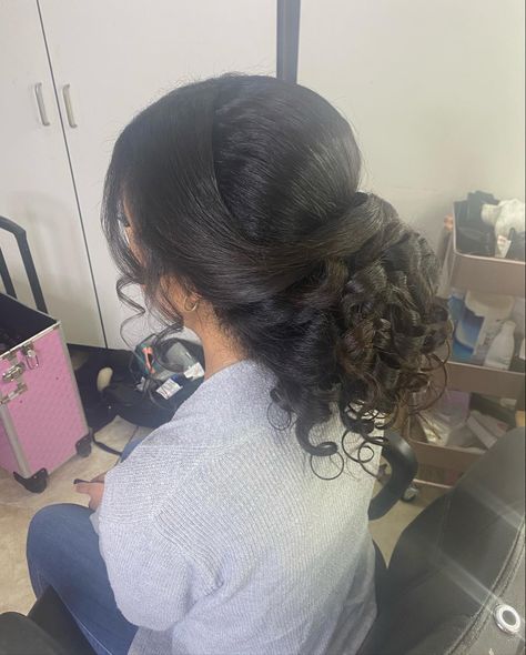 #quince #quinceañera #quinceañera #quincehair #hairstyles #hairstyleideas #updo #houstonhairstylist #peinados #peinadosdefiesta Quince Low Bun Hairstyles, Quinceanera Hairstyles For Short Hair With Bangs, Bun Hairstyles For Quince, Dama Hairstyles Quinceanera Simple, Quince Updo Hairstyles, Quinceanera Hairstyles Mid Length, Quince Bun Hairstyles, Quinceanera Mom Hairstyles, Quinceanera Hairstyles For Short Hair