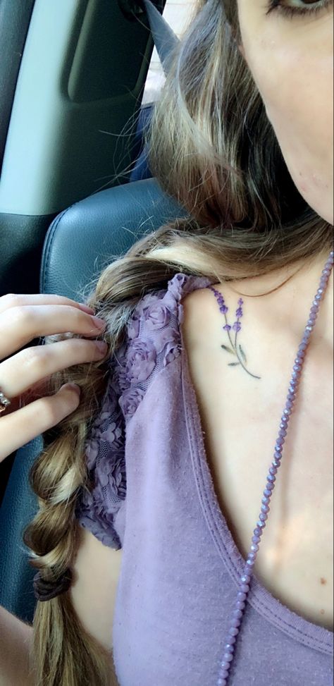 Collarbone Tattoo Lavender, Flower Collarbone Tattoos For Women, Minimalist Collar Bone Tattoos For Women, Lower Collar Bone Tattoo, Collie Bone Tattoo, Tattoo Ideas For Collar Bone For Women, Lavender Tattoo Collar Bone, Flowers On Collar Bone Tattoo, Script Collar Bone Tattoo