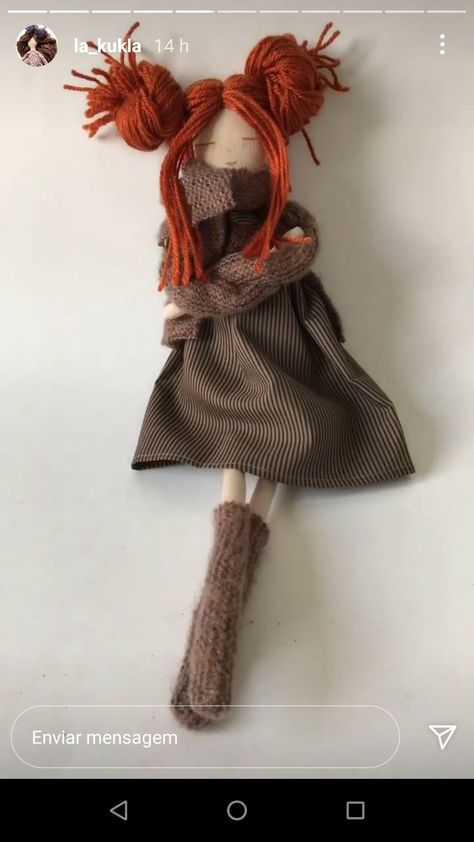 Diy Yarn Dolls, Dolls Handmade Diy, Doll Brooch, Homemade Dolls, Yarn Dolls, Cloth Dolls Handmade, Bendy Doll, Diy Yarn Crafts, Art Dolls Cloth