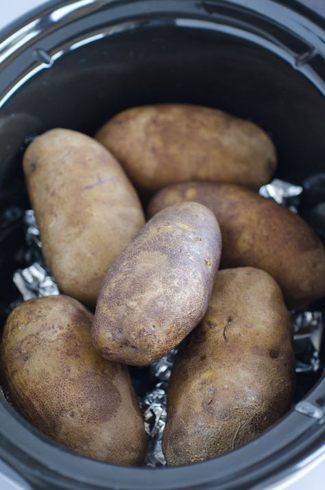 Baking Potatoes In Crock Pot, Crock Pot Baked Potatoes Slow Cooker, Bake Potatoes In Crock Pot, Baked Potato In Crock Pot, Whole Potatoes In Crock Pot, Baked Potatoes For A Crowd In A Roaster, Crockpot Baked Potatoes Without Foil, Baked Potatoes In The Crockpot, Baked Potatoes For A Large Crowd