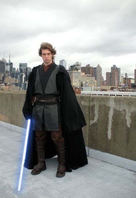 Anakin Skywalker Outfit, Male Costume Ideas, Male Halloween Costumes, Anakin Skywalker Costume, Anakin Costume, Anakin Skywalker Cosplay, Dark Costumes, Cosplay Men, Halloween Parejas