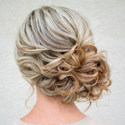 Bridesmaids Hairstyles, Diy Updo, Side Bun Hairstyles, Side Updo, Wedding Hair Side, Side Bun, Wedding Bun Hairstyles, Prom Hair Updo, Messy Updo