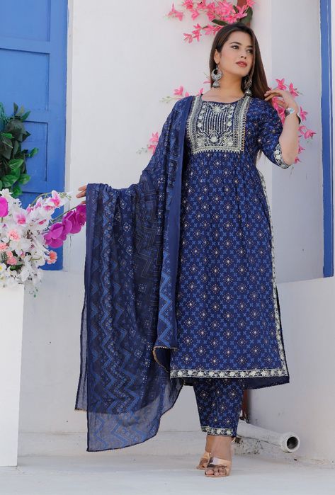 Nyra Cut Kurti, Nayra Cut Kurti, Kurti With Lace, Side Cut Dress, Nayra Cut, Nyra Cut, Kurti Pant, Girls Dresses Online, Kurti Set