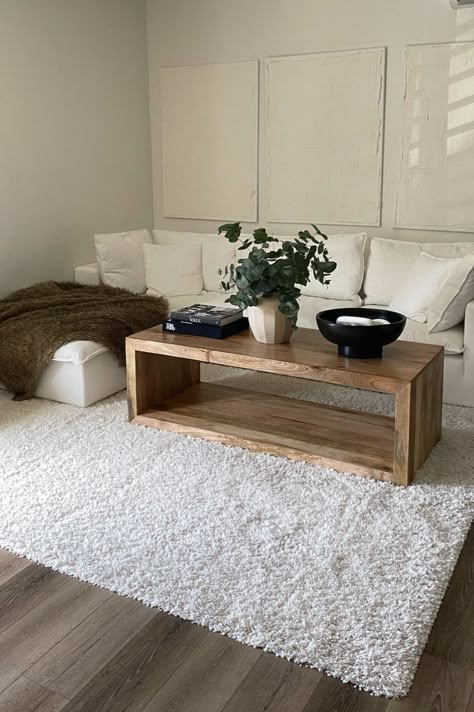 White Cloud Couch, Living Room Inspiration White, Cloud Couch Living Room, Apartment Design Interior, Shag Rug Living Room, Interior Decor Living Room, Couch White, Living Apartment, White Shag Rug