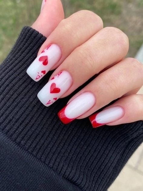 Fair Nail Ideas, Queen Of Hearts Nails Designs Alice In Wonderland, Alice In Wonderland Nails Simple, Ace Of Hearts Nails, Cards Nails Design, Card Nails Design, Queen Of Hearts Nails Designs, Playing Card Nails, Queen Of Hearts Nails