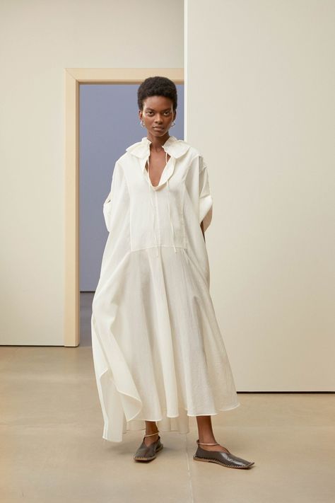 Jil Sander AW19 Fashion Show Design, Runway Outfits, Fashion Design Collection, Fashion Show Collection, Lookbook Outfits, Pre Fall, Jil Sander, Womens Fashion Casual, White Shirt