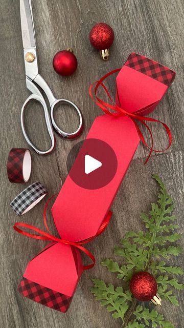 Gift Wrapping Love on Instagram: "Full Video: Candy Gift Box | How to Package a Small Gift without a Box ➥ https://youtu.be/UiOmzR1DVk4 ❤️ Link to video above. Please copy and paste or follow link in bio to the Gift Wrapping Love YouTube library. Have fun! . . . #paperart #christmas #christmascrafts #christmas2023 #christmasdiy #giftwrapping #giftwrappingideas #papercrafts #giftpackaging #diybox #giftbox #diygiftbox #candybox #candygiftbox" Gift Wrapping Ideas Candy Shape, Candy Bar Gift Ideas Christmas, Toffee Gift Packaging, Candy Gift Wrapping, How To Make Christmas Gift Boxes, Christmas Candy Paper Crafts, Gift Wrapping Videos Tutorial, Candy Shaped Gift Wrapping, What To Put In Stockings Gift Ideas