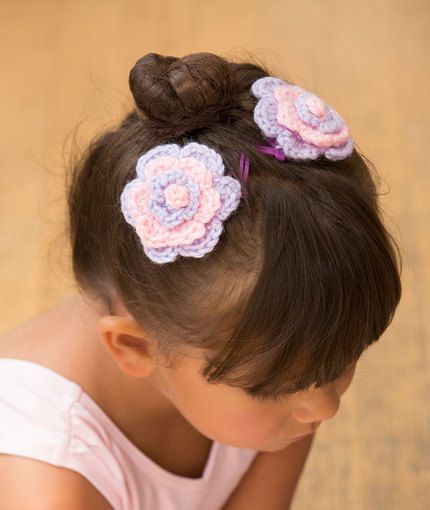 Crochet Blooms For The Hair – FREE CROCHET PATTERN — All<span style="color: #d558bc; padding: 0 3px;">Crochet</span>Ideas Crochet Hair Bows, Hair Accessories Red, Crochet Headband Pattern Free, Crochet Hair Clips, Hair Patterns, Easy Crochet Patterns Free, Crochet Headband Pattern, Crochet Hair Accessories, All Free Crochet